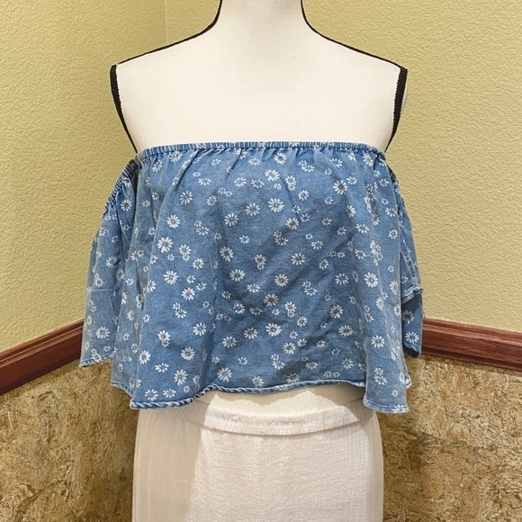 Lulus Carmelia Blue Floral Print Chambray Off-the-Shoulder Crop Top Size Small - Picture 3 of 10